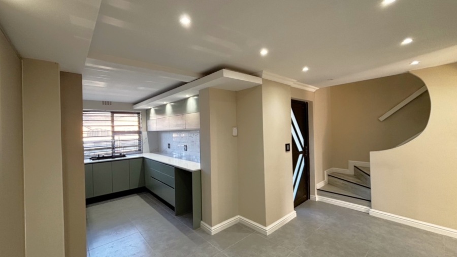  Bedroom Property for Sale in Westridge Western Cape